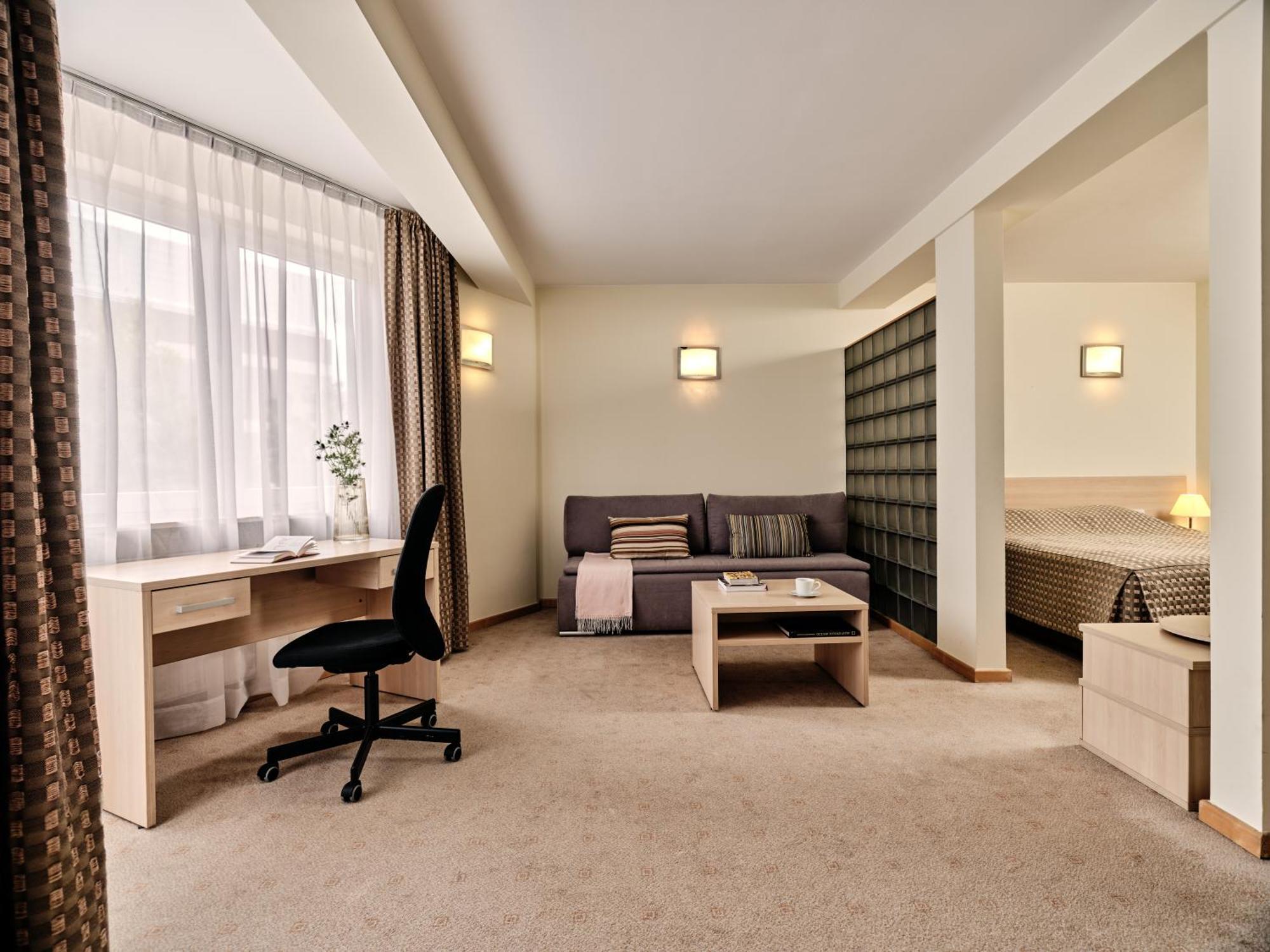 Apartamenty Media Park Varsavia Esterno foto